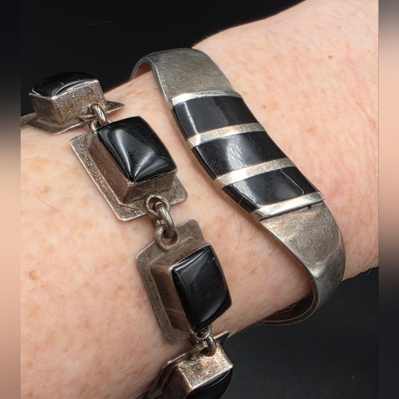 925 Mexico Silver and Onyx Inlay Cuff Bracelet - Picture 2 of 11